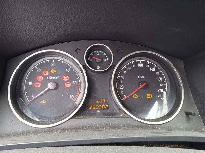 Recambio de cuadro instrumentos para opel zafira b 1.9 cdti referencia OEM IAM 13216684  
