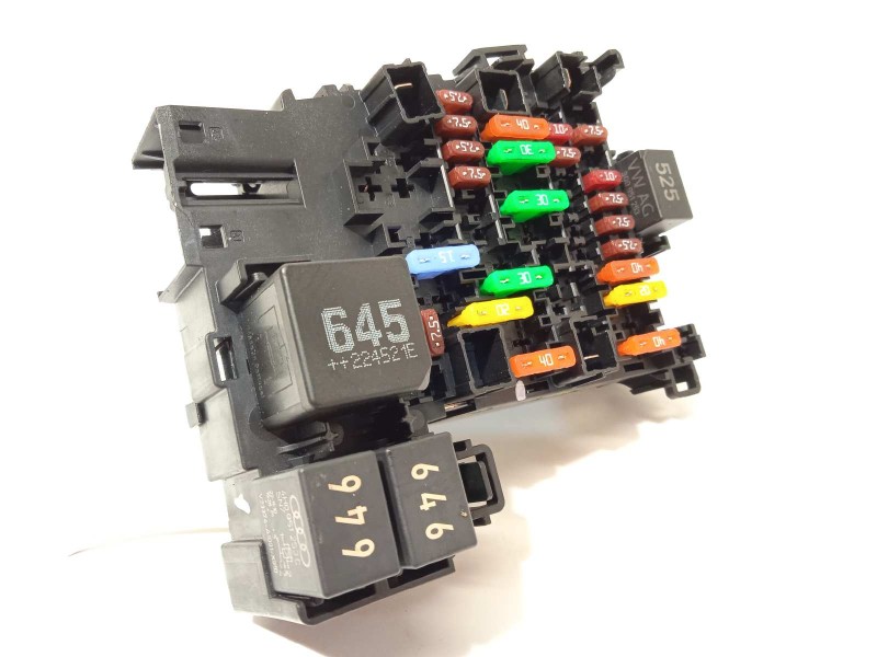 Recambio de caja reles / fusibles para volkswagen t-roc 1.0 tsi referencia OEM IAM 5Q0937615C  
