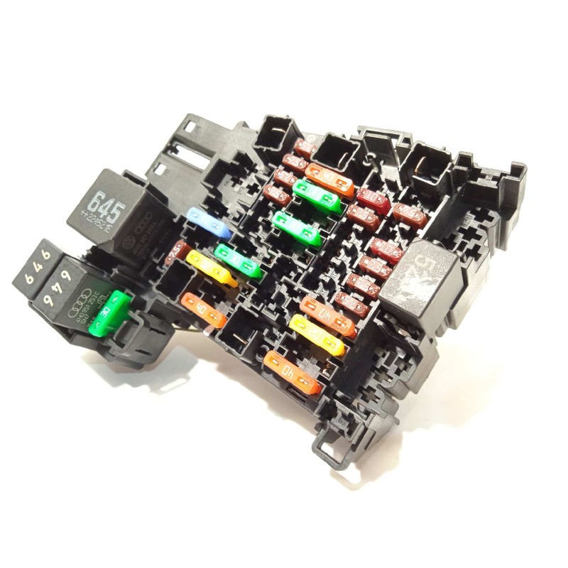 Recambio de caja reles / fusibles para volkswagen t-roc 1.0 tsi referencia OEM IAM 5Q0937615C  