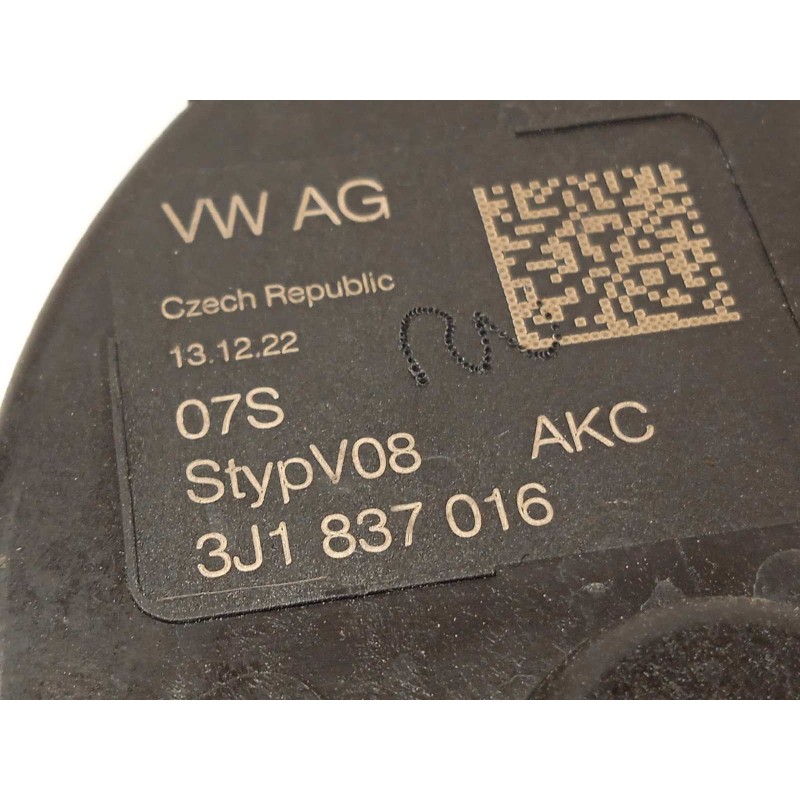 Recambio de cerradura puerta delantera derecha para volkswagen t-roc 1.0 tsi referencia OEM IAM 3J1837016  