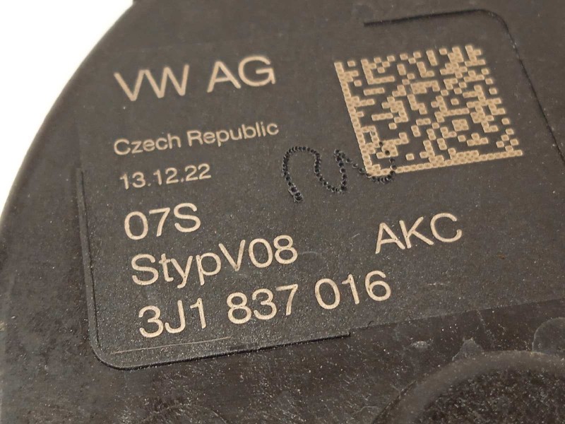 Recambio de cerradura puerta delantera derecha para volkswagen t-roc 1.0 tsi referencia OEM IAM 3J1837016  