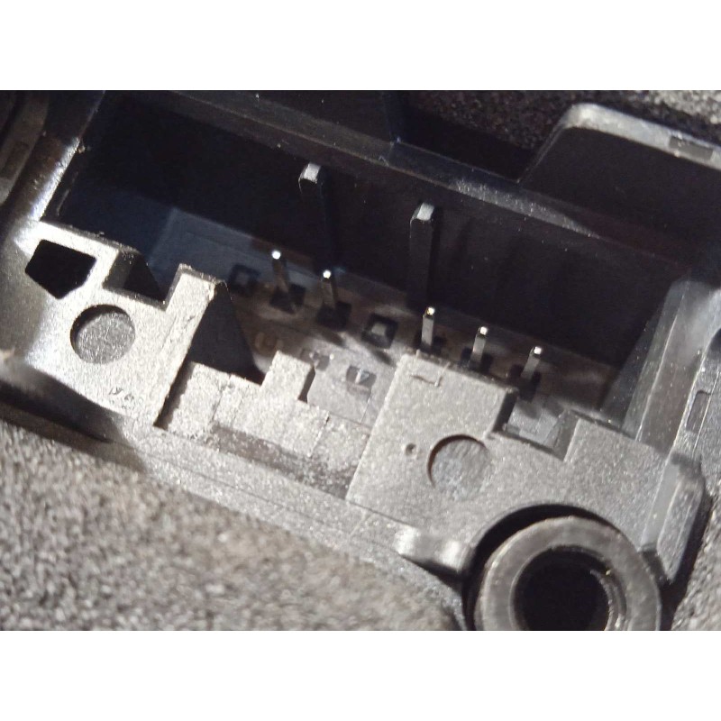 Recambio de cerradura puerta delantera izquierda para volkswagen t-roc 1.0 tsi referencia OEM IAM 3J1837015  