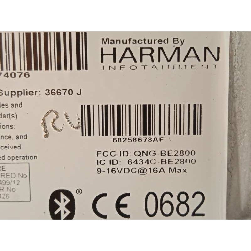 Recambio de pantalla multifuncion para jeep cherokee limited 4wd referencia OEM IAM 68258678AF  