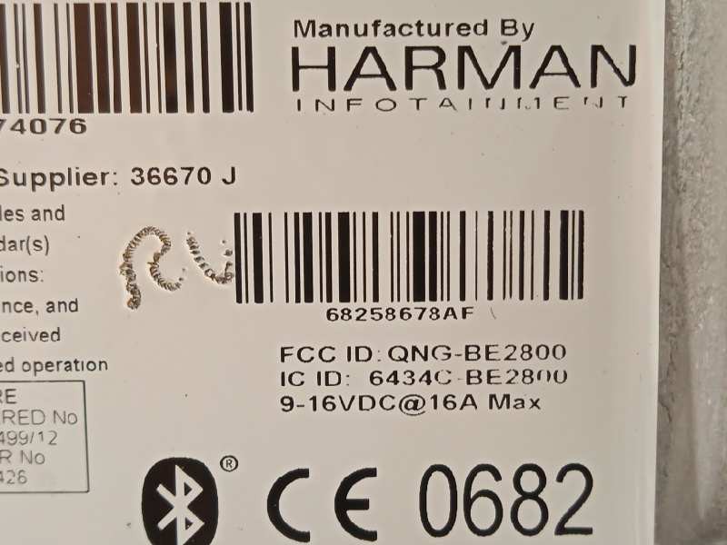 Recambio de pantalla multifuncion para jeep cherokee limited 4wd referencia OEM IAM 68258678AF  