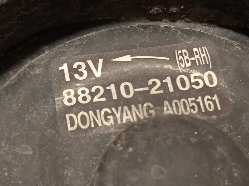 Recambio de electroventilador para ssangyong rodius 2.7 turbodiesel cat referencia OEM IAM 8821021050  