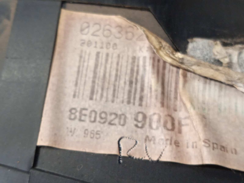 Recambio de cuadro instrumentos para audi a4 berlina (8e) 2.0 referencia OEM IAM 8E0920900F  