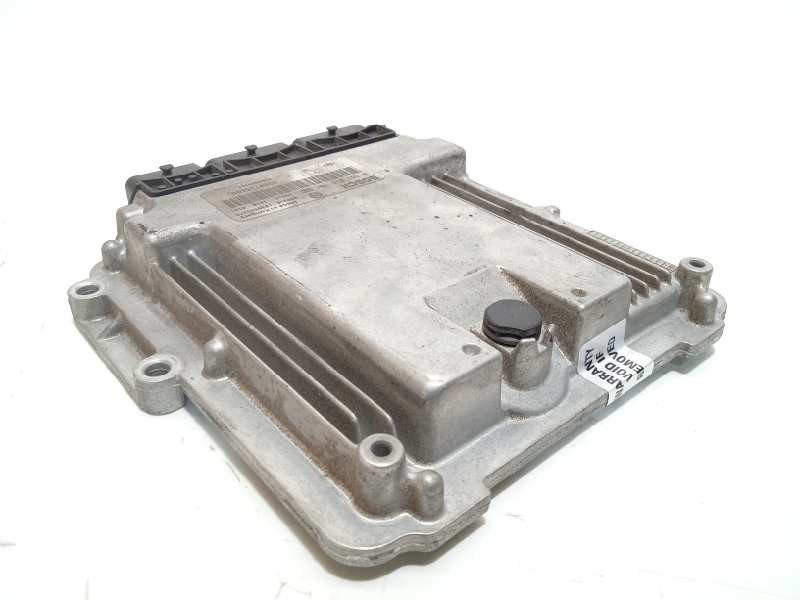 Recambio de centralita motor uce para renault laguna iii 2.0 dci diesel cat referencia OEM IAM 8200726880  0281015781