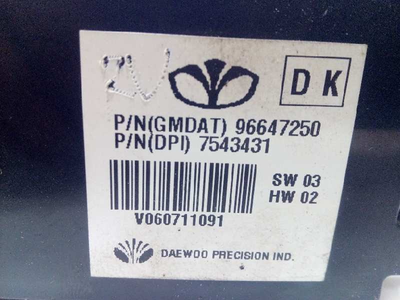 Recambio de pantalla multifuncion para chevrolet epica 2.0 cat referencia OEM IAM 96647250  