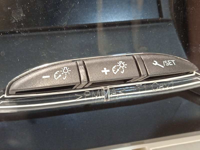 Recambio de cuadro instrumentos para peugeot 208 1.6 blue-hdi fap referencia OEM IAM 9825986680  