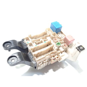 Recambio de caja reles / fusibles para toyota avensis cross sport (t27) active referencia OEM IAM 8273005170  15429G08