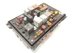 Recambio de caja reles / fusibles para opel astra j lim. sport referencia OEM IAM 13343980  