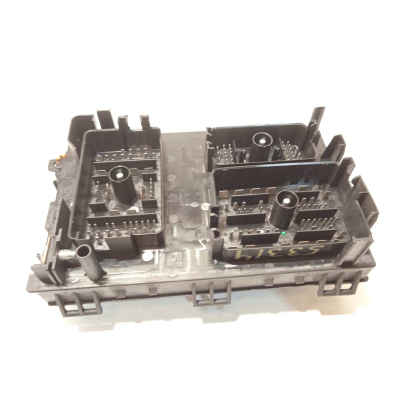 Recambio de caja reles / fusibles para opel astra j lim. sport referencia OEM IAM 13343980  