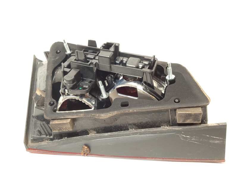 Recambio de piloto trasero derecho interior para audi a3 sportback (8va) ambiente referencia OEM IAM 8V4945094  