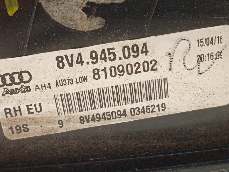 Recambio de piloto trasero derecho interior para audi a3 sportback (8va) ambiente referencia OEM IAM 8V4945094  