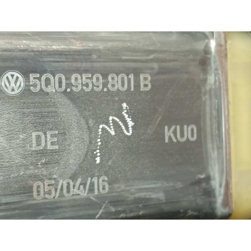 Recambio de elevalunas delantero derecho para audi a3 sportback (8va) ambiente referencia OEM IAM 8V4837462  5Q0959801B