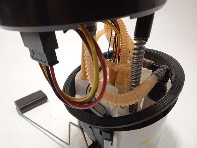 Recambio de bomba combustible para audi a3 sportback (8va) ambiente referencia OEM IAM 5Q0919050AD  A2C94146500