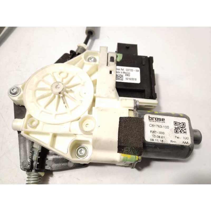 Recambio de elevalunas delantero derecho para jeep compass ii longitude 4x2 referencia OEM IAM 0130822875 68292082AA C61743100