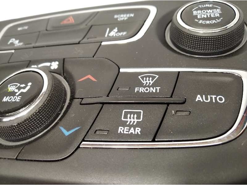 Recambio de mando climatizador para jeep compass ii longitude 4x2 referencia OEM IAM 60928135  P6TM19DX9AB