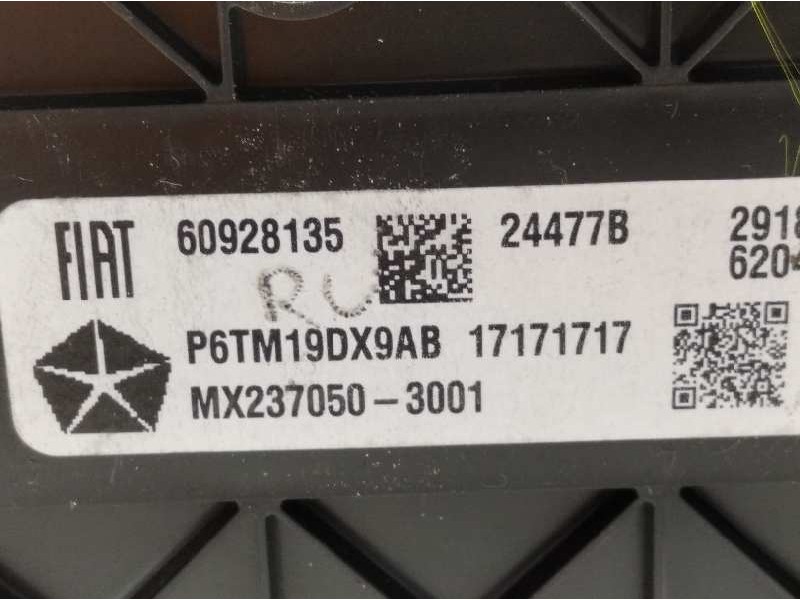 Recambio de mando climatizador para jeep compass ii longitude 4x2 referencia OEM IAM 60928135  P6TM19DX9AB