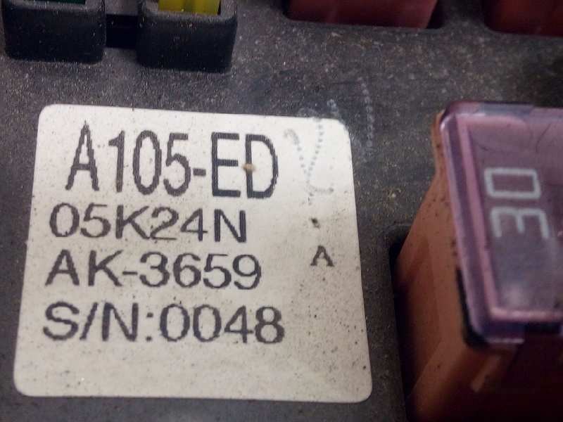 Recambio de caja reles / fusibles para ssangyong rodius 2.7 turbodiesel cat referencia OEM IAM A105ED  8231021010