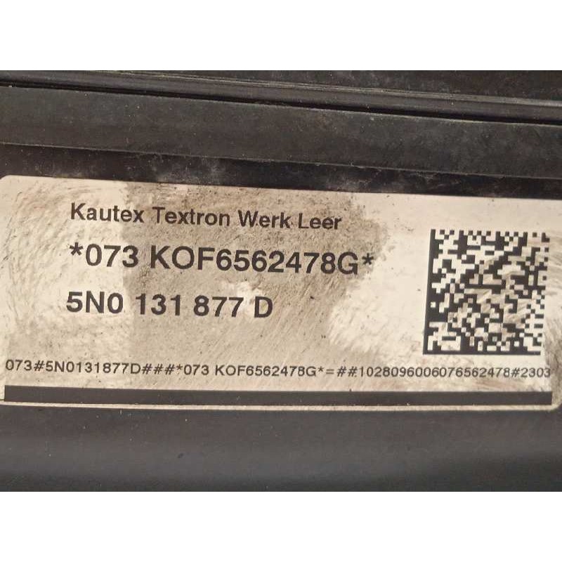 Recambio de deposito aditivo fap adblue para audi q3 (8ug) attraction referencia OEM IAM 5N0131877D  5Q0131969C