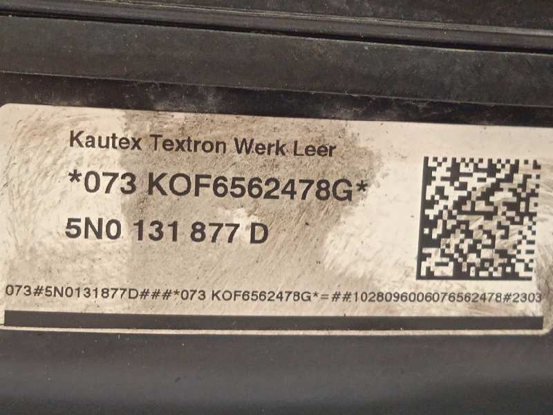 Recambio de deposito aditivo fap adblue para audi q3 (8ug) attraction referencia OEM IAM 5N0131877D  5Q0131969C