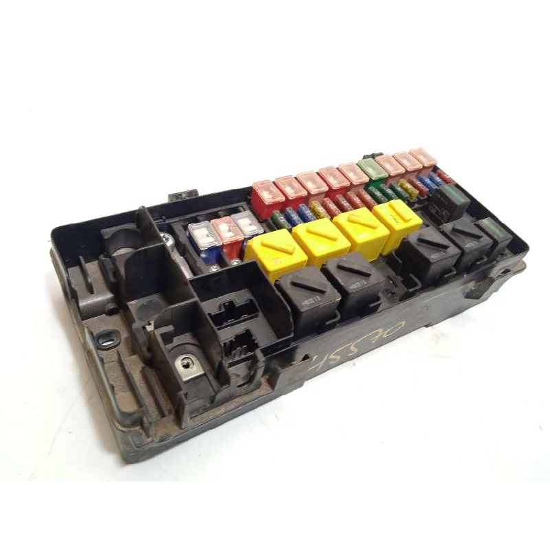 Recambio de caja reles / fusibles para land rover discovery (lt) 2.5 turbodiesel referencia OEM IAM YQE000300  