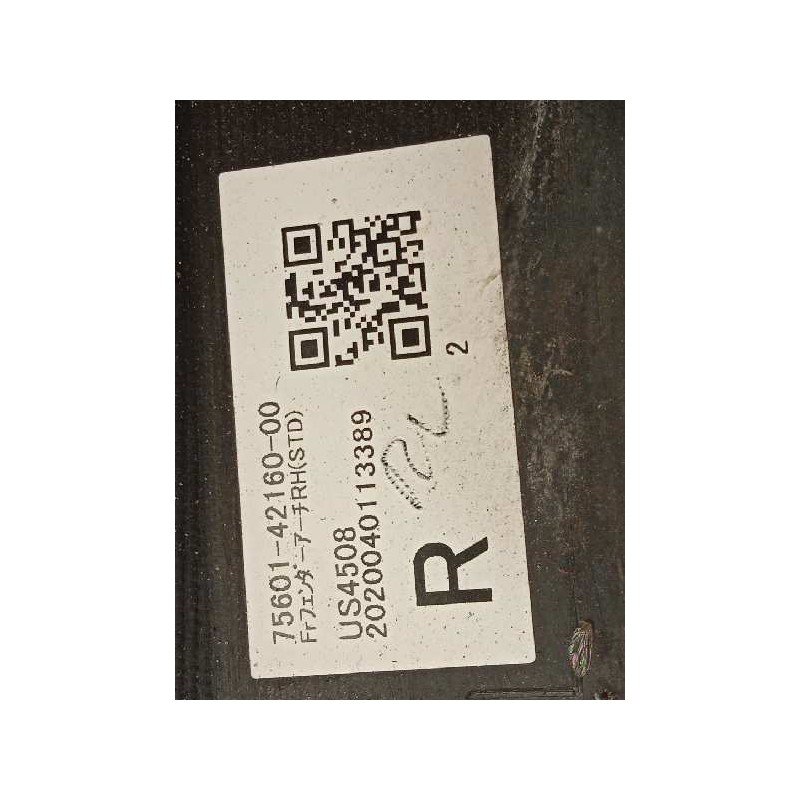 Recambio de aletin delantero derecho para toyota rav4 referencia OEM IAM 7560142160  