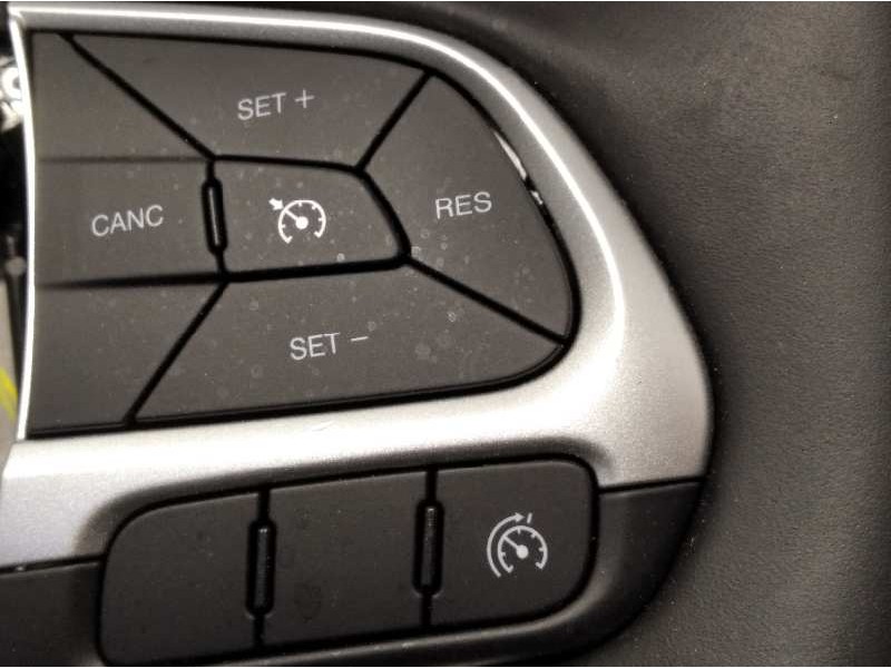 Recambio de volante para jeep compass ii longitude 4x2 referencia OEM IAM P5SX74LT5AH  