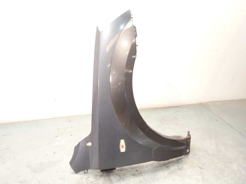 Recambio de aleta delantera derecha para kia sorento 2.5 crdi ex referencia OEM IAM 663213E141  