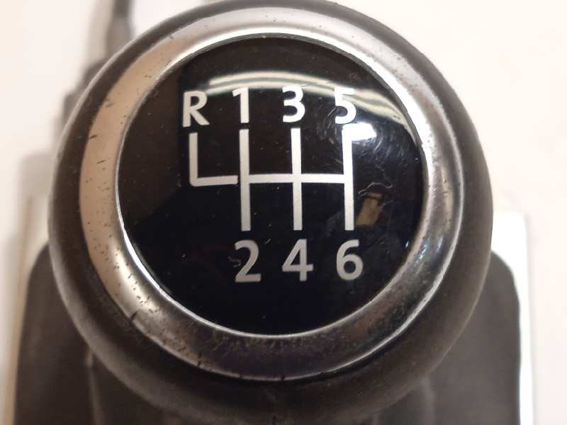 Recambio de palanca cambio para volkswagen passat variant (365) advance 4motion bluemotion referencia OEM IAM 3C0711049AG  1K071