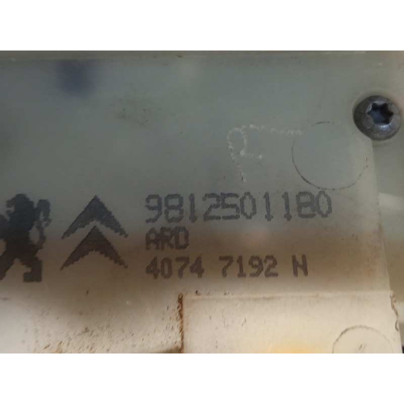 Recambio de cerradura puerta trasera derecha para peugeot 208 business line referencia OEM IAM 9812501180  