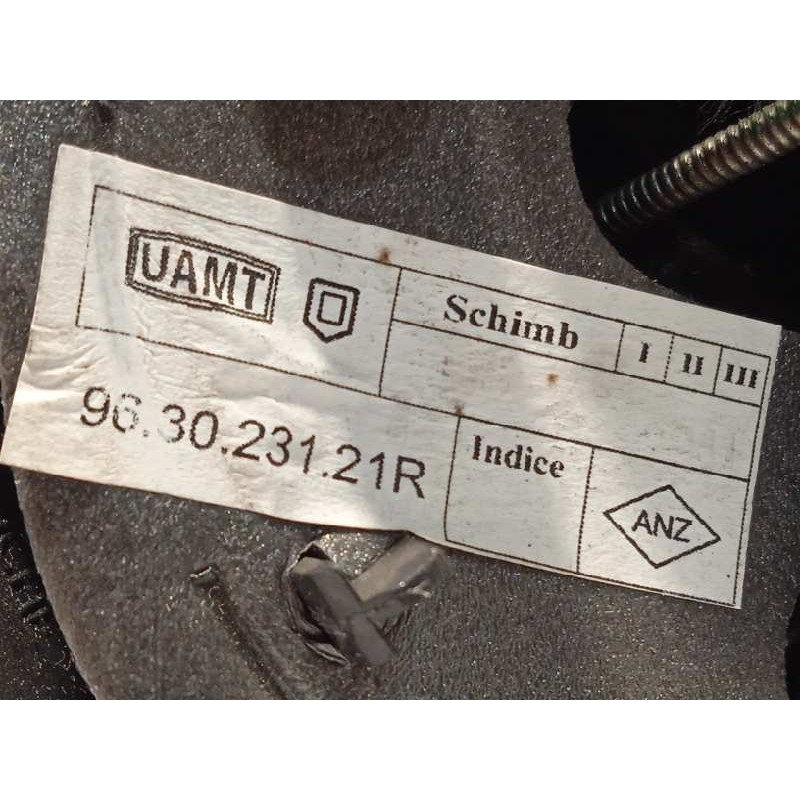 Recambio de retrovisor izquierdo para dacia sandero básico referencia OEM IAM 963023121R  