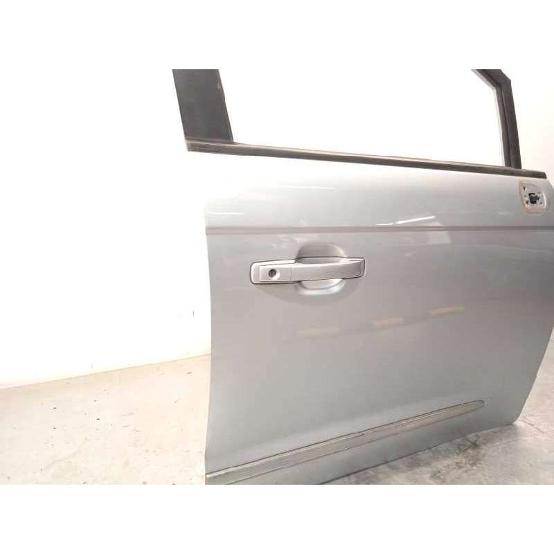 Recambio de puerta delantera derecha para ssangyong rodius 2.7 turbodiesel cat referencia OEM IAM NOREF  