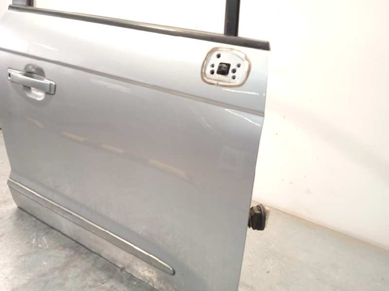 Recambio de puerta delantera derecha para ssangyong rodius 2.7 turbodiesel cat referencia OEM IAM NOREF  