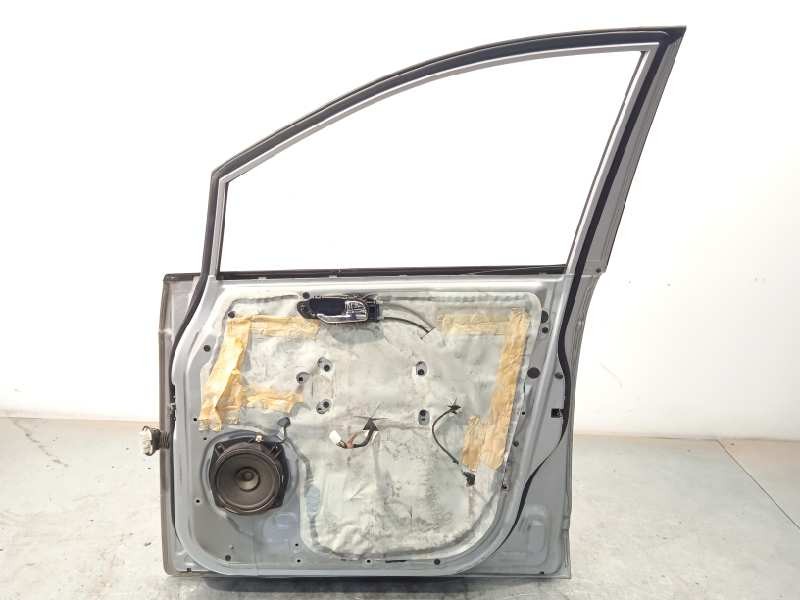 Recambio de puerta delantera derecha para ssangyong rodius 2.7 turbodiesel cat referencia OEM IAM NOREF  
