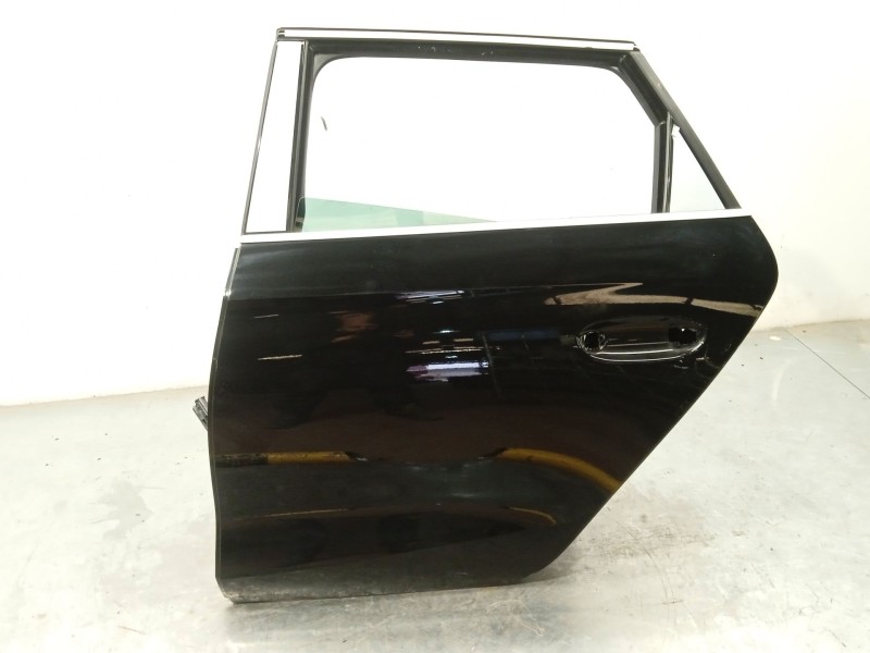 PUERTA TRASERA IZQUIERDA 5FE833051C 