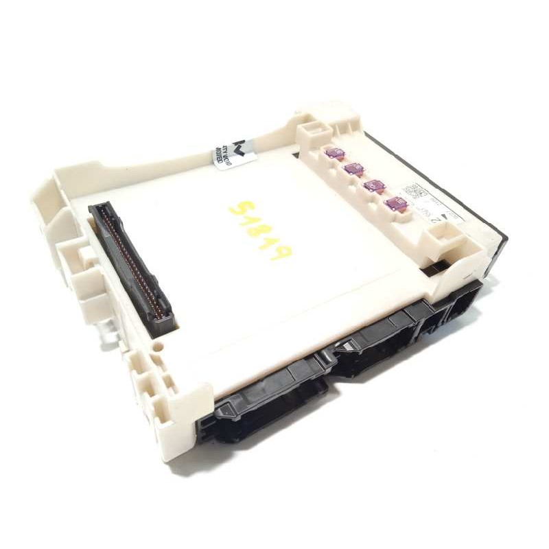 Recambio de caja reles / fusibles para toyota rav4 referencia OEM IAM 8273042890  