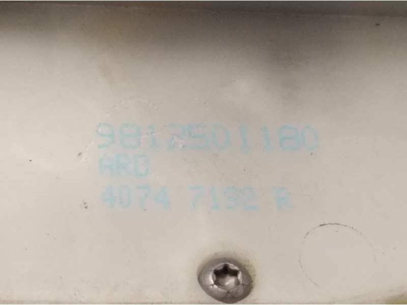 Recambio de cerradura puerta trasera derecha para peugeot 208 1.6 16v hdi fap referencia OEM IAM 9812501180  