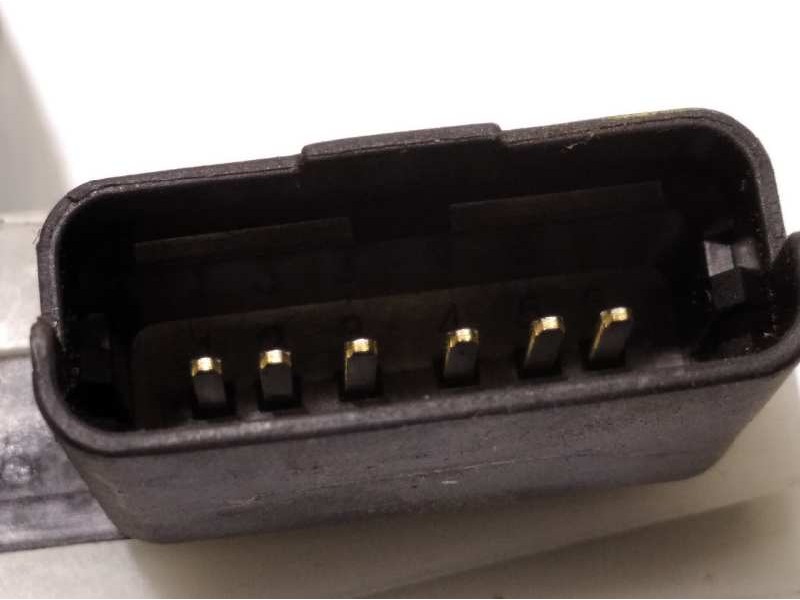 Recambio de cerradura puerta trasera derecha para peugeot 208 1.6 16v hdi fap referencia OEM IAM 9812501180  