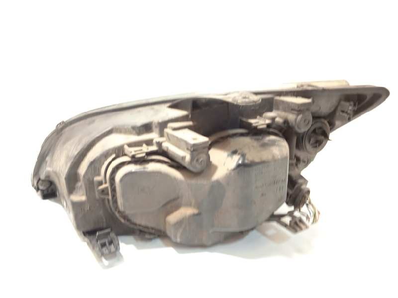 Recambio de faro derecho para ford focus berlina (cap) trend referencia OEM IAM 1480979  