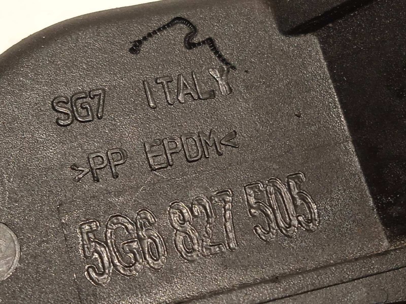 Recambio de cerradura maletero / porton para volkswagen golf vii lim. edition bluemotion referencia OEM IAM 5G6827505  5G6827505