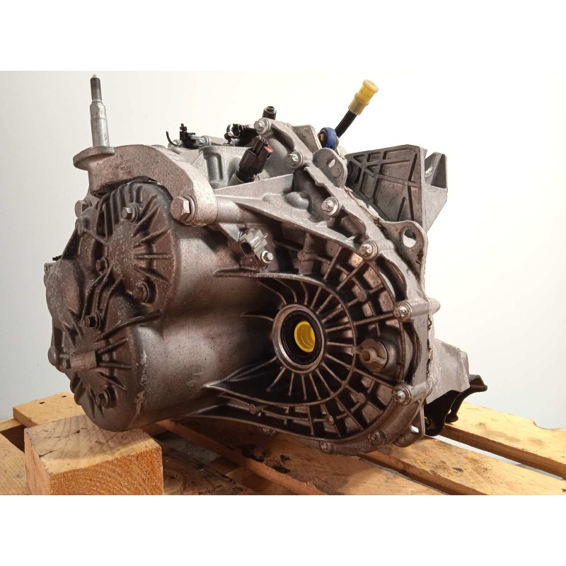 Recambio de caja cambios para renault captur zen referencia OEM IAM DC4019  320107944R