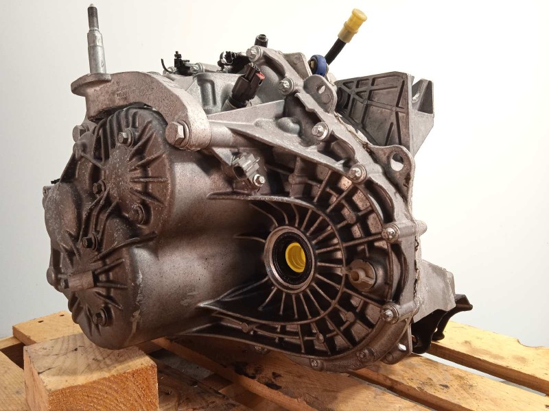 Recambio de caja cambios para renault captur zen referencia OEM IAM DC4019  320107944R