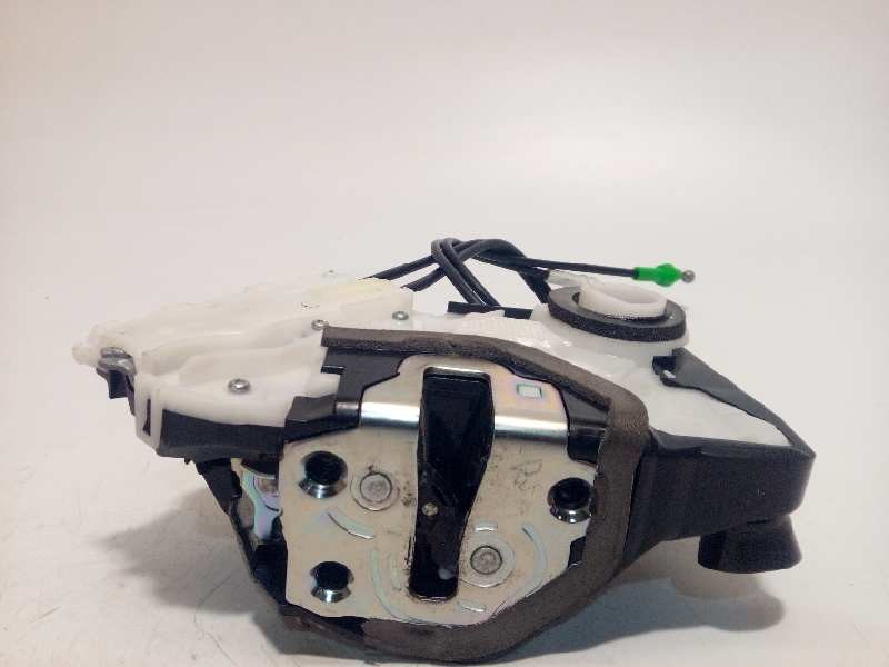 Recambio de cerradura puerta delantera derecha para toyota yaris 1.3 16v cat referencia OEM IAM 690300D540  