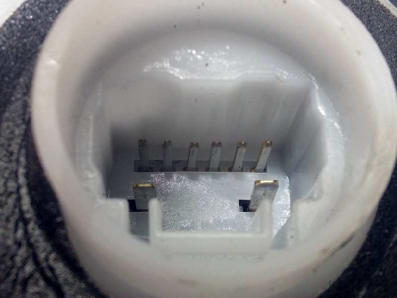 Recambio de cerradura puerta delantera izquierda para toyota yaris 1.3 16v cat referencia OEM IAM 690400D520  