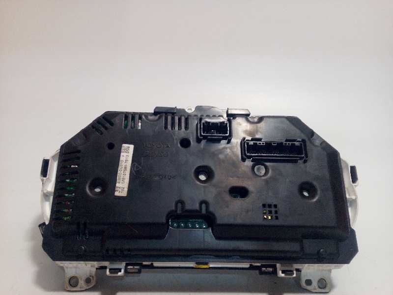 Recambio de cuadro instrumentos para toyota yaris 1.3 16v cat referencia OEM IAM 838000U310  