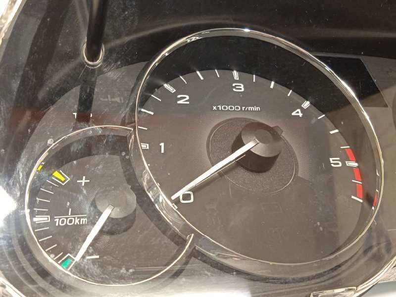 Recambio de cuadro instrumentos para subaru legacy kombi/outback b14 2.0 diesel cat referencia OEM IAM 85003AJ500  