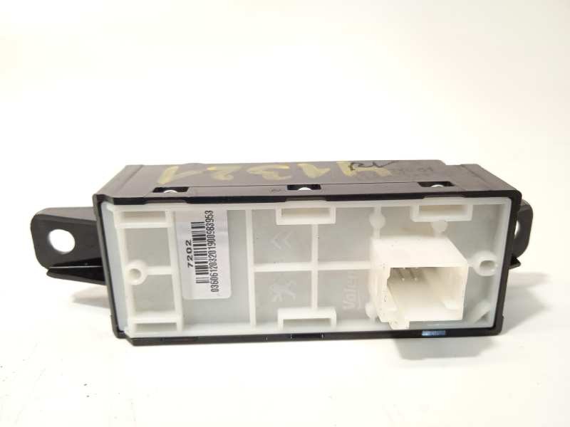 Recambio de mando retrovisor para peugeot 208 business line referencia OEM IAM 98097243XU  