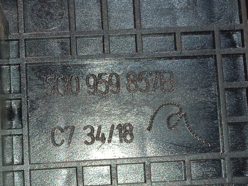 Recambio de mando elevalunas delantero izquierdo para volkswagen golf vii lim. edition bluemotion referencia OEM IAM 5G0959857B 